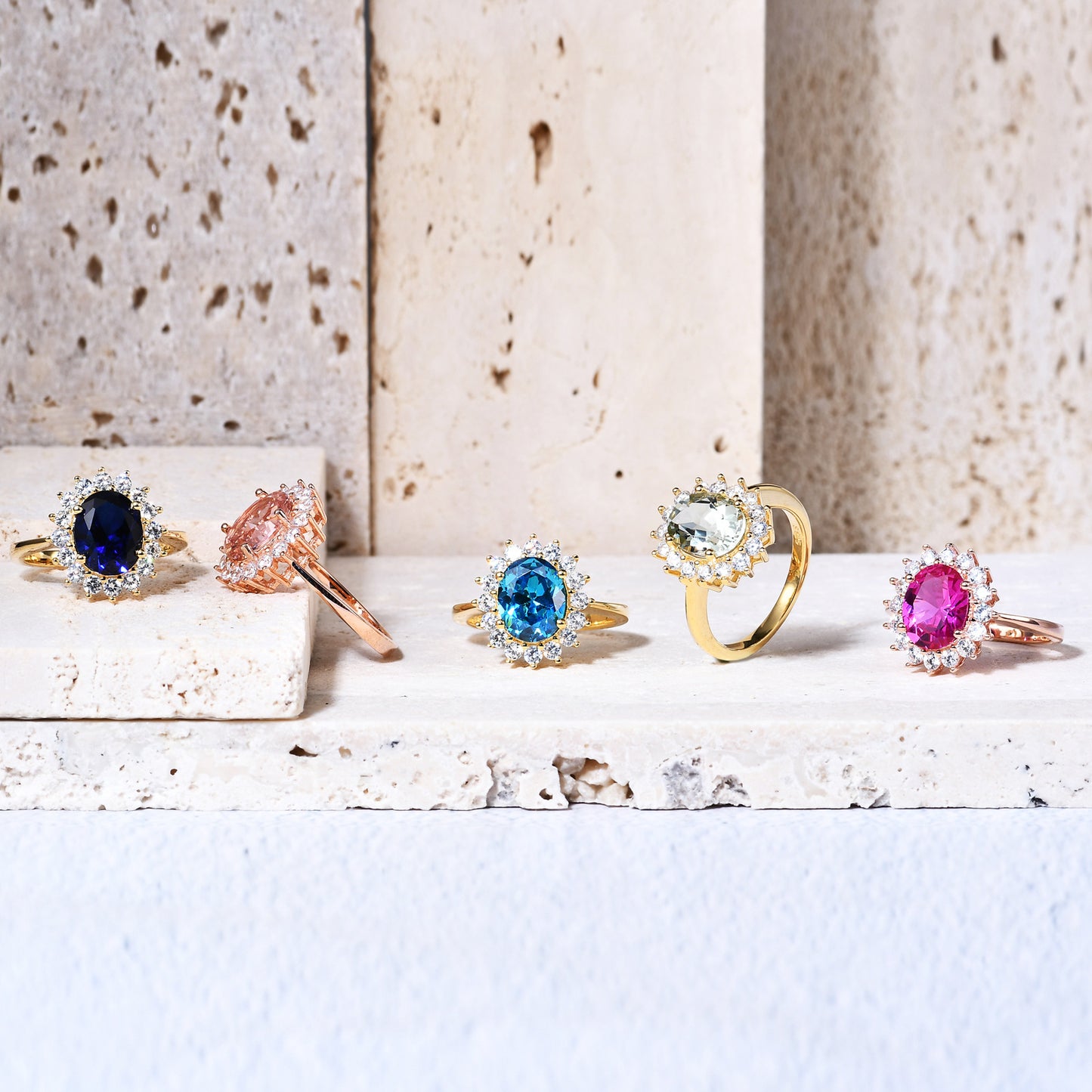 Gem-Inlaid Simple Women's Fashion Ring